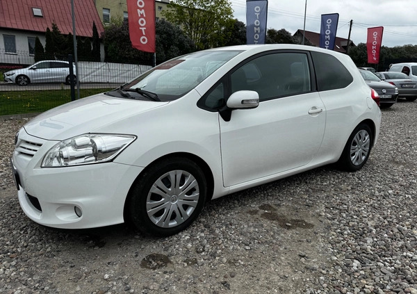 Toyota Auris cena 27050 przebieg: 121500, rok produkcji 2010 z Suwałki małe 154